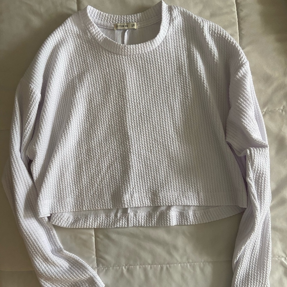 cropped sweater/sweatshirt
